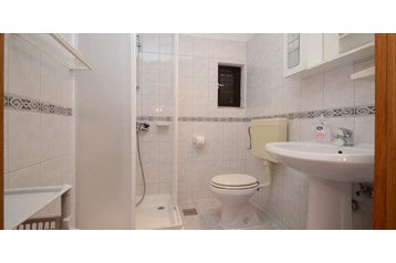 Croazia Privát Zavalatica, Esterno